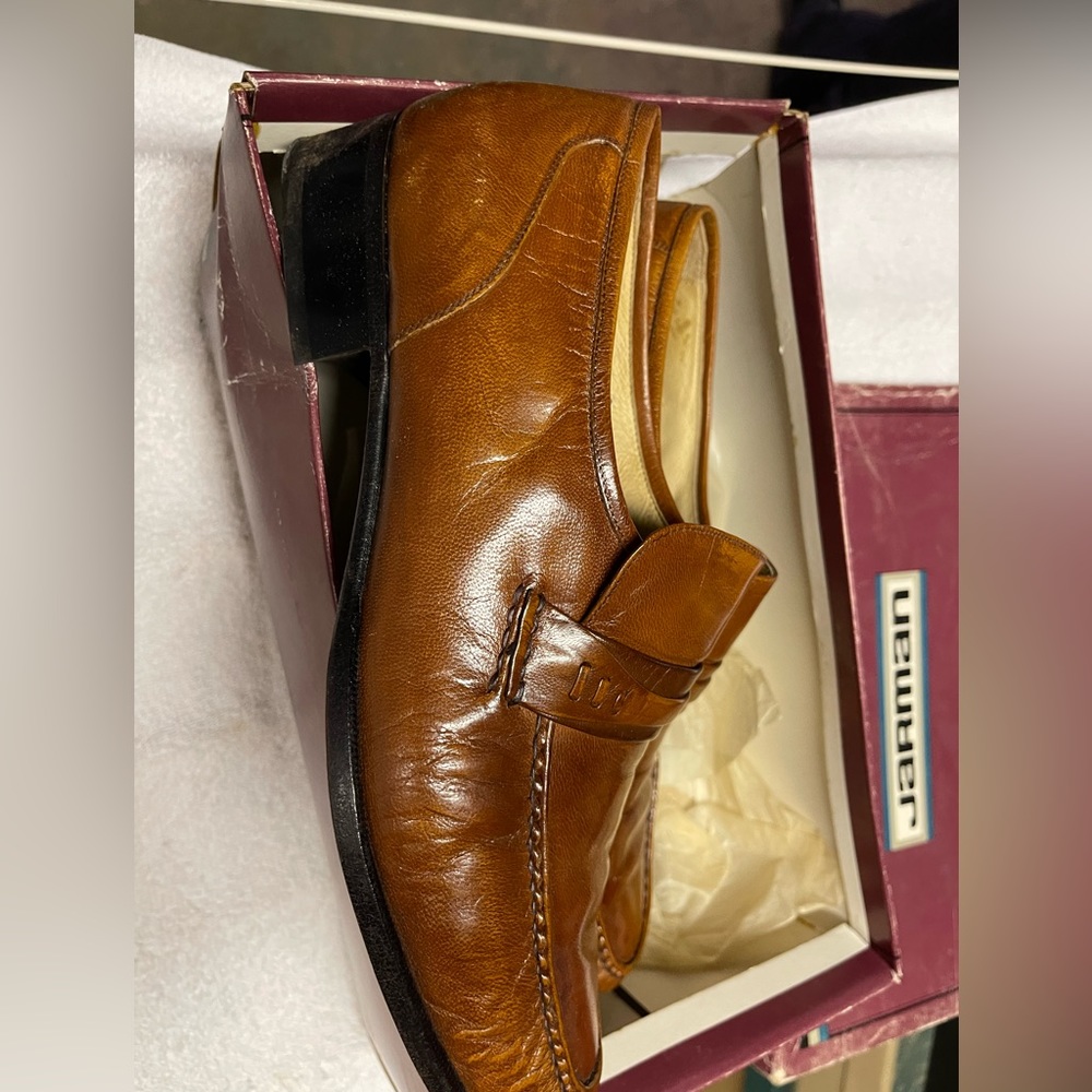 Men shoes in 10.5
